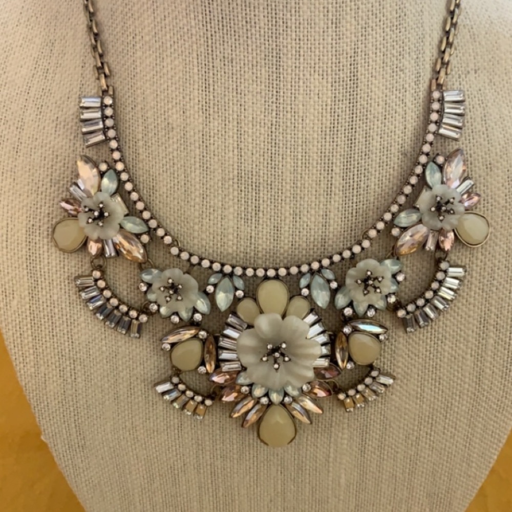 Chloe + Isabel Bella Fiore NEW Statement Necklace